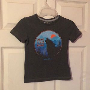 Eddie Bauer Lead the Pack Wolf Gray T-Shirt Boys XS 5/6